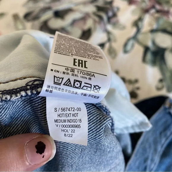 GAP 8 Inch Mid Rise '90s Loose Denim Bermuda Shorts Size 33 - Picture 7 of 7